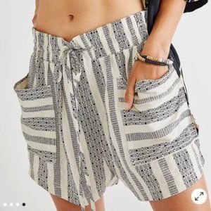 Free People | Emma Patch Pocket Shorts Ivory | Size M